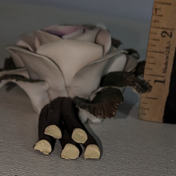 Handcrafted Porcelain Bisque Figurine Lavender Roses & Stems Home Decor 7" X-1 - Picture 3 of 12